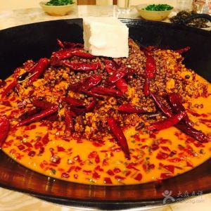 火鍋底料廠，冬季吃火鍋帶來的不止是美食也是養(yǎng)生