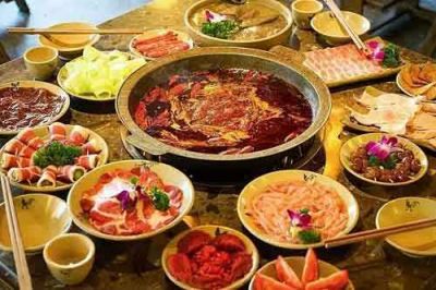 重慶牛油火鍋廠，進(jìn)補(bǔ)也是講究原則的