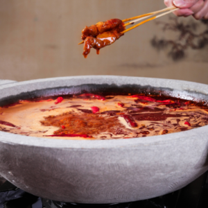 挑選火鍋底料該留意啥？重慶名店揭秘防坑技巧！